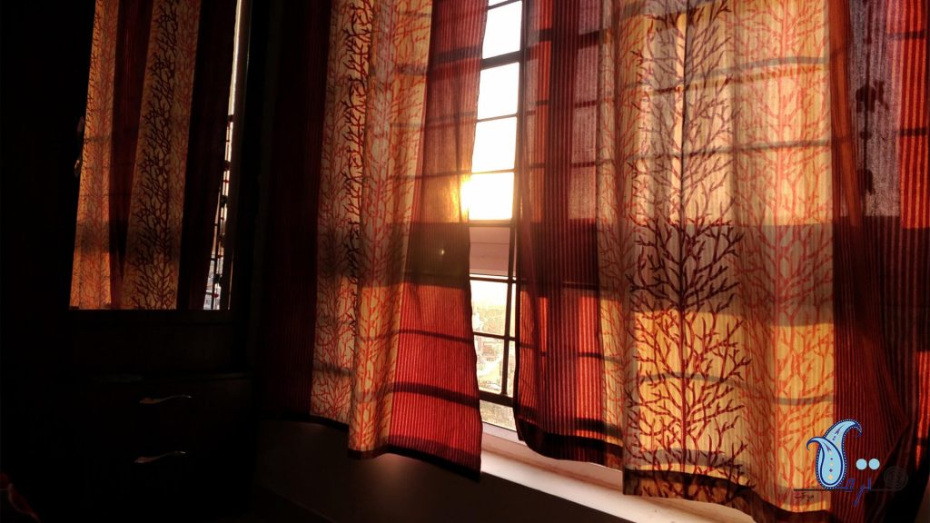 Washing curtains at home Termeh Carpet 5 1024x576 - بهترین روش شستن پرده‌‌ها در خانه